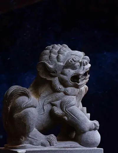 Guardian Lion Statue