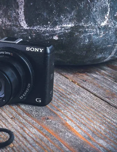 Compact Digital Camera